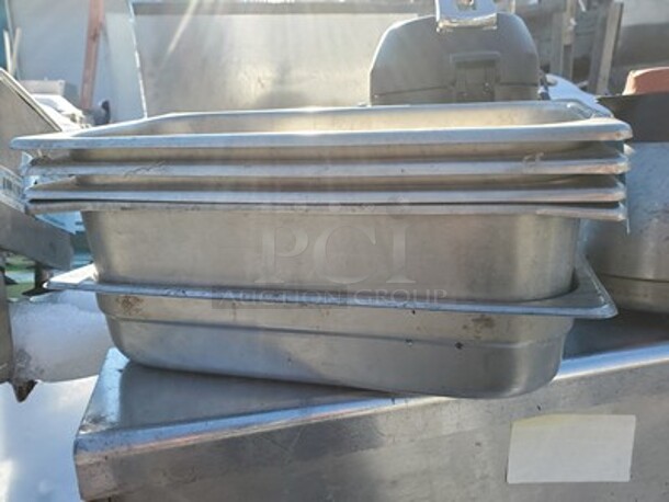 Stainless steel food pan. 