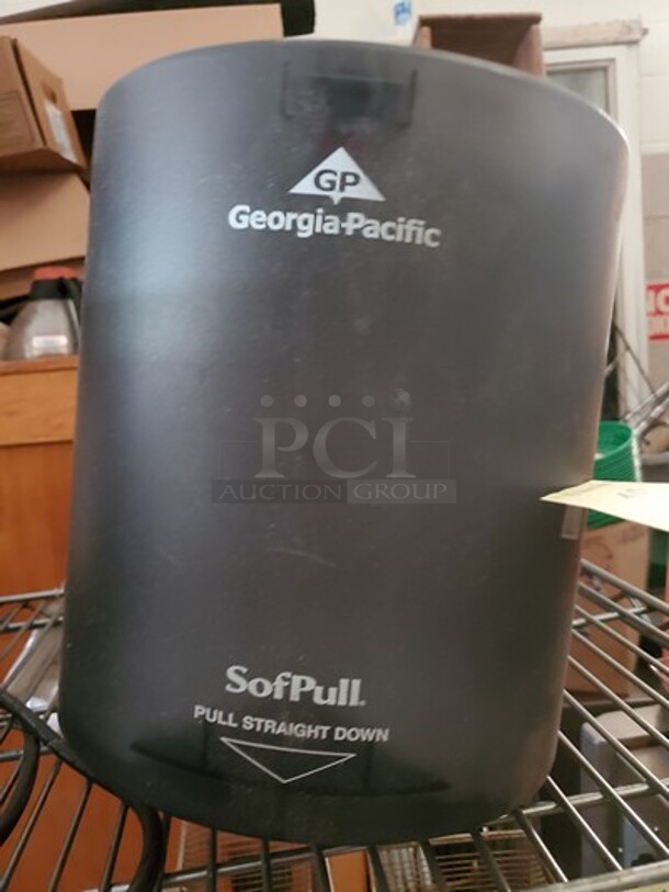 Georgia Pacific Tissue Dispenser 
