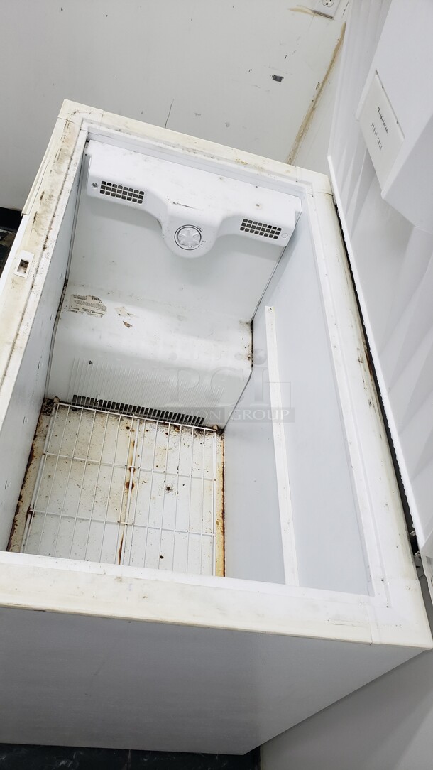 Frigidaire Chest Freezer

Not tested

(Location 2) - Image 2 of 3