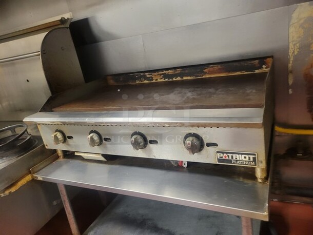 Patriot Platinum FMCTG-48T/NG Natural Gas 48" Griddle (Stand not included) Gas Thermostatic   - Image 8 of 8