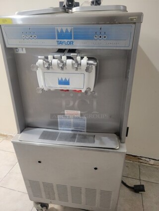 TAYLOR 339-27 Air Cooler Ice Cream Machine 208-230Volts Single Phase Good Working Condition!