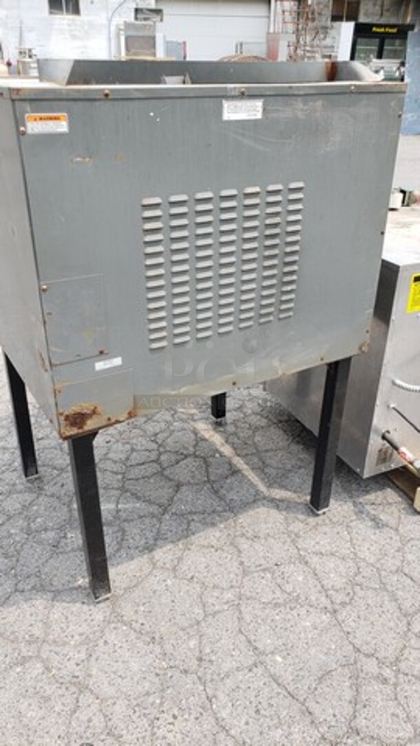Vulcan Electric Convection Oven! Needs power chord! 

3 PH or 1 PH - Image 6 of 6