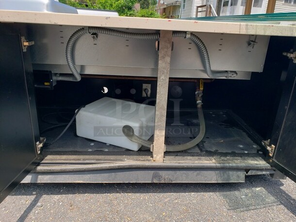 5 Well Mobile Food Cart w/ Enclosed Base, and Sneeze Guard! On Casters! - Image 5 of 6