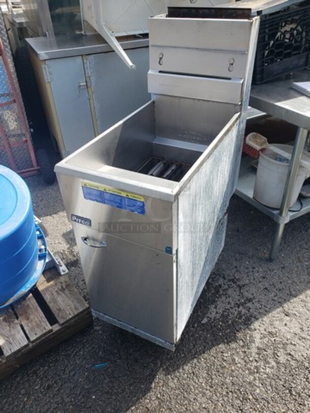 Pitco 40D Natural Gas 40-45 lb. Stainless Steel Floor Fryer - Image 1 of 3