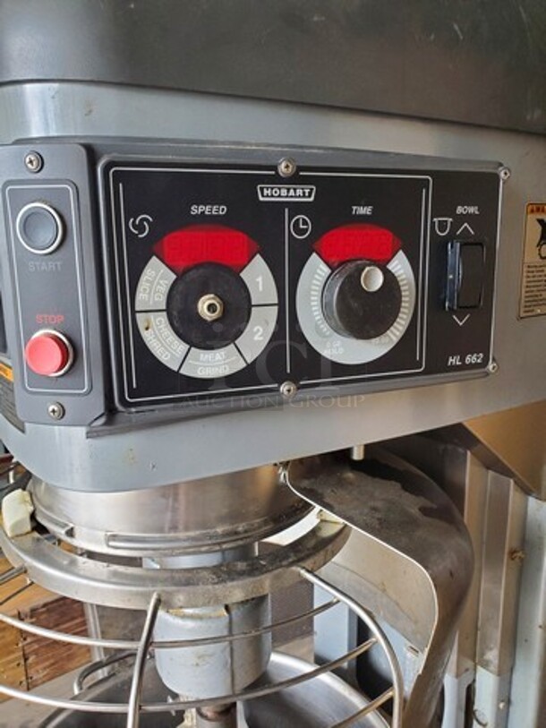 Hobart Legacy+ HL662 60 Qt. Planetary Floor Pizza Mixer with Guard 200-240V/1PH (Broken Knob) W/ Attachments
Includes bowl dolly - Image 3 of 10