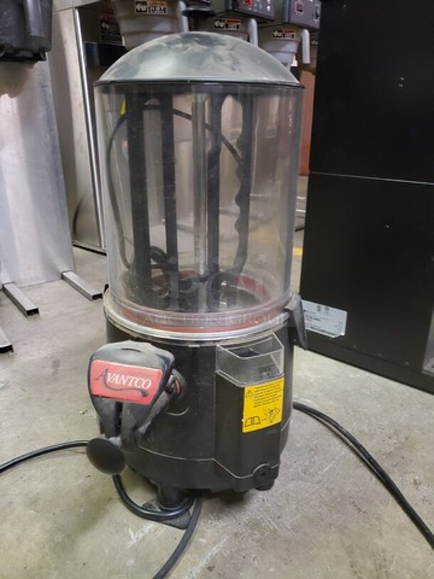 Avantco DHC-26 2.6 Gallon Beverage Warmer/ Dispenser 110V
 - Image 1 of 5