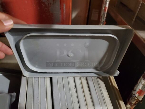 Lot of 10 Rubbermaid Plastic Lids
10½ x 6½ - Image 2 of 2