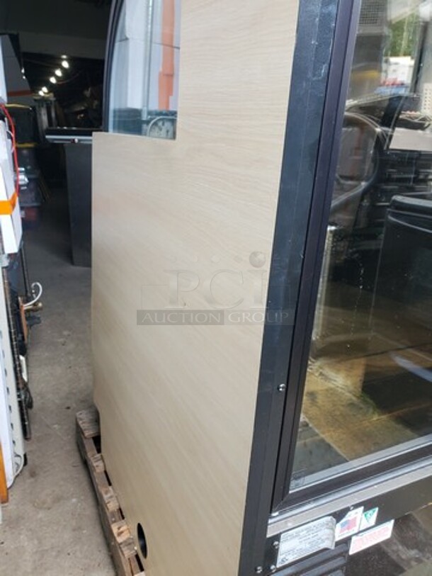 Federal Industries CGR 3652 3FT Refrigerated Display Case
Good Working Condition
120 V
60 Hz
1 PH - Image 8 of 11