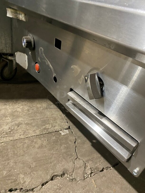 Commercial Countertop Natural Gas Powered Flat Top Griddle! With Back And Side Splashes! All Stainless Steel! - Image 6 of 7