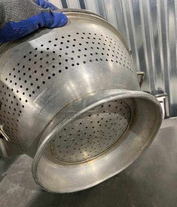 Heavy-Duty Stainless-Steel Colander/Strainer! - Image 4 of 5