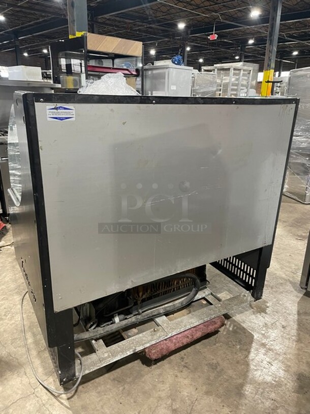 NICE! Turbo Air Commercial Refrigerated Grab-N-Go Case/Merchandiser! With Stainless Steel Interior! 120V! Model: TOM-50LB SN: TML50197018! - Image 3 of 8