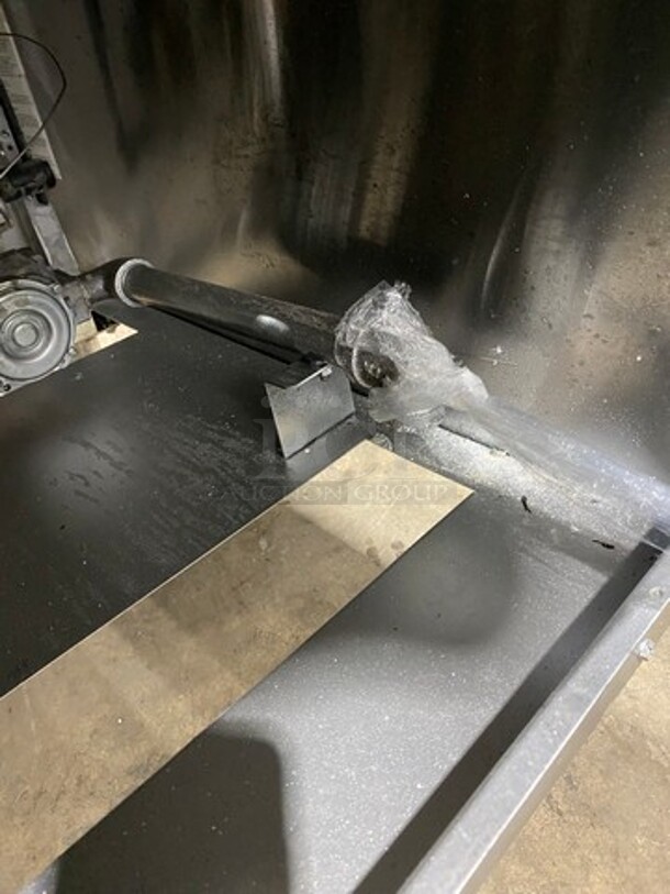 American Range Commercial Natural Gas Powered Deep Fat Fryer! With 2 Metal Frying Baskets! With Backsplash! All Stainless Steel! On Legs! Model: AF50HE SN: 211020FO029 - Image 9 of 9