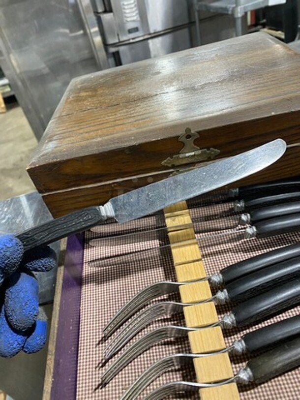 Rogers Silverware Wooden Box Utensil Holder! With Forks And Knives! - Image 7 of 11