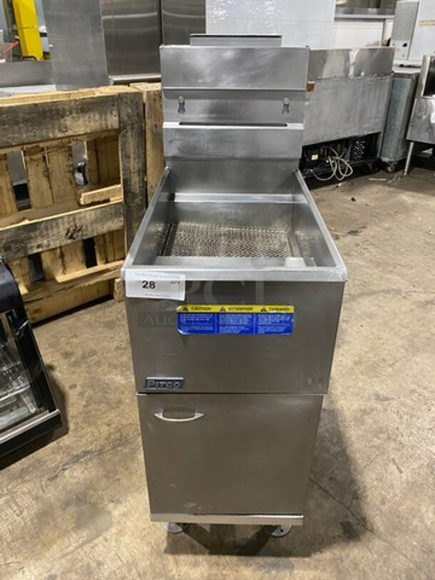 Pitco Commercial Natural Gas Powered Deep Fat Fryer! All Stainless Steel! On Legs! Model: 35C SN: G17AB103830 - Image 1 of 8