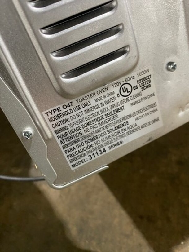 Hamilton Beach Countertop Toaster Oven! With View Through Door! Model: 31134 120V - Image 7 of 8