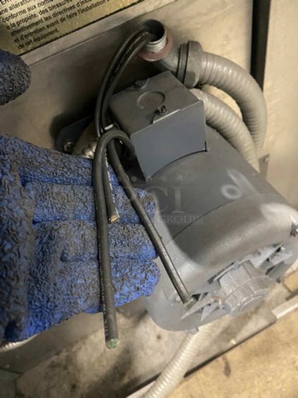 Duke Commercial Convection Oven! With View Through Doors! Metal Oven Racks! All Stainless Steel! Model: 6/13 - Image 7 of 7