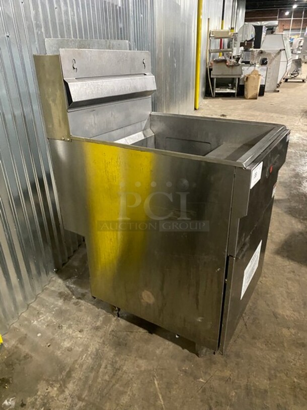 Cecilware Pro Commercial Natural Gas Powered Floor Style Deep Fat Fryer! With Backsplash! All Stainless Steel! On Legs!  - Image 2 of 7
