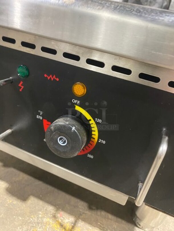 Fleetwood Commercial Countertop Electric Powered Flat Top Griddle! With Back And Side Splashes! All Stainless Steel! On Legs! - Image 7 of 8