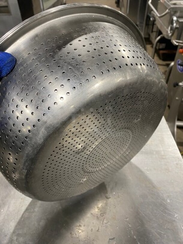 Stainless Steel Perforated Bowls/ Strainer! 4x Your Bid! - Image 4 of 4