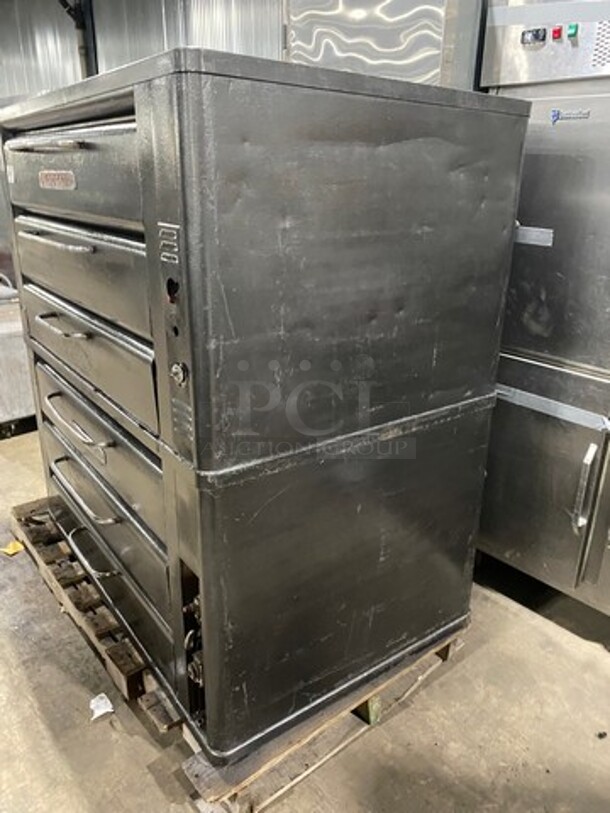Blodgett Commercial Natural Gas Powered Double Deck Baking/Roasting Oven! All Stainless Steel! 2x Your Bid Makes One Unit! Model: 981 SN: 10183A9459101 - Image 2 of 12