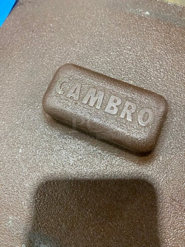 Cambro Insulated Beverage Dispenser/ Holder! With Side Handles! With Lid! - Image 4 of 5