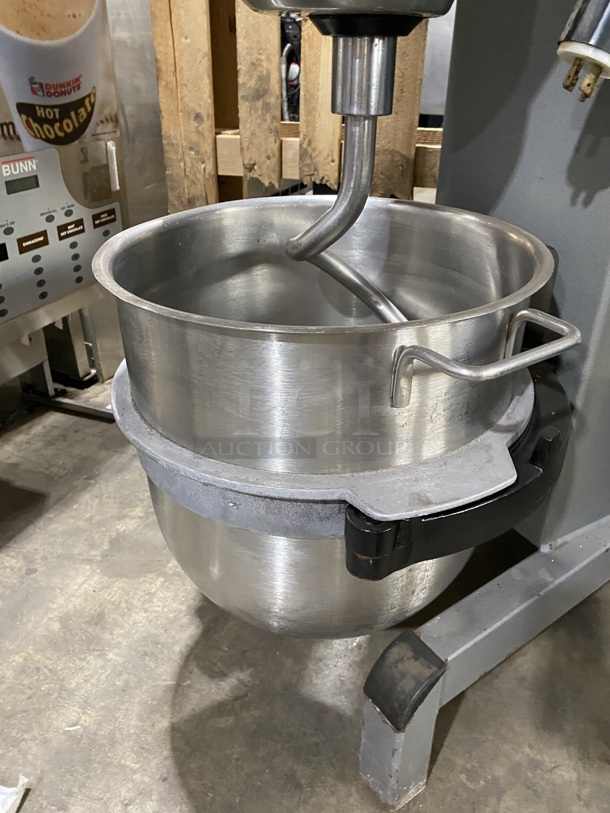 NICE! Welbilt Varimixer Commercial 40 Qt Planetary Mixer! With Mixing Bowl And Hook Attachment! Model: W40 SN: 6913030002EA! 208V 3 Phase! - Image 6 of 10