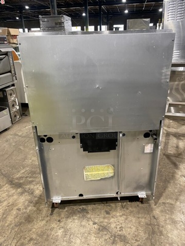 Sunfire Commercial Natural Gas Powered 6 Burner Stove! With Raised Back Splash And Salamander Shelf! With Oven Underneath! All Stainless Steel! On Casters! - Image 3 of 9