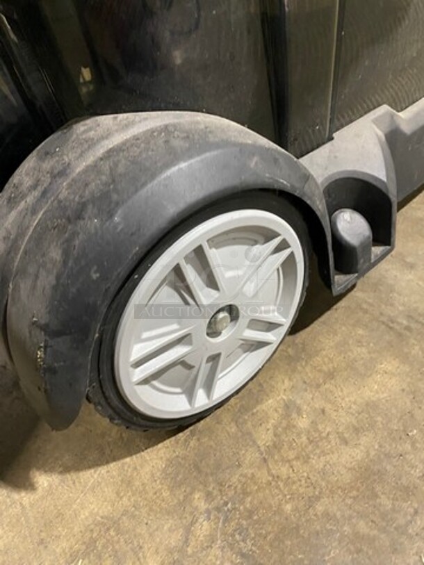 Shop Vac Wet/ Dry Vacuum Cleaner! - Image 7 of 8