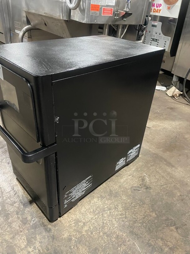 Late Model 2021! MerryChef Countertop Rapid Cook Turbo Oven! 208/240V 1 Phase! Model: Eikon E2S SN: 2109213092002! - Image 2 of 8
