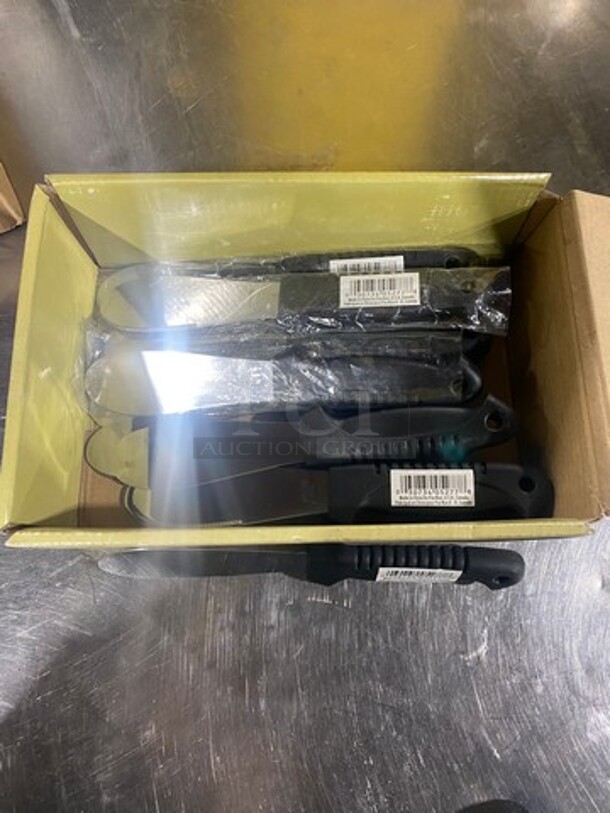 NEW! IN THE BOX! Condiment Spreader Knife! With Black Poly Handle! - Image 2 of 4