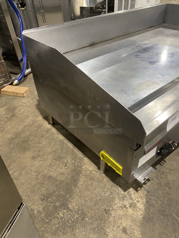 Sweet! Lang Commercial Countertop Natural Gas Powered Mirror Shine/Polished Top Flat Top Griddle! With Thermostatic Controls! With Back & Side Splashes! All Stainless Steel! MODEL 2486CNATSH SN:GT2481218A0011! On Legs! - Image 2 of 9