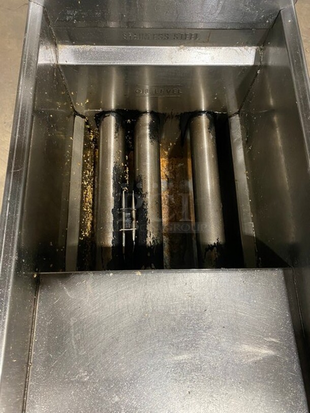 All Stainless Steel! Commercial Natural Gas Powered Deep Fat Fryer! With Backsplash!  On Legs! - Image 5 of 9