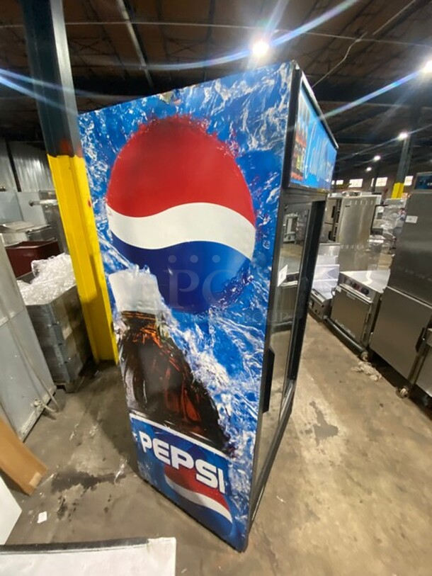 True Commercial 2 Door Cooler Merchandiser! With Sliding Doors! Model GDM33 Serial 423535! 115V 1Phase! - Image 2 of 8