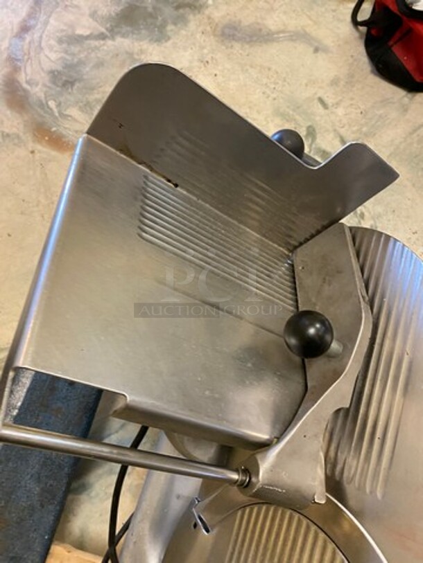 Berkel Commercial Countertop Deli/ Meat Slicer! All Stainless Steel! WORKING WHEN REMOVED! Model: 808 SN: 713492 115V 60HZ 1 Phase - Image 5 of 9