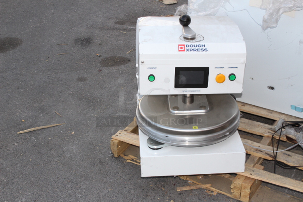 BRAND NEW SCRATCH & DENT! DoughXpress DXE-WH 18" Electromechanical Automatic Heavy Duty Pizza Dough Press - 120V, 1150W. S/N: 869-1961 - Image 3 of 7