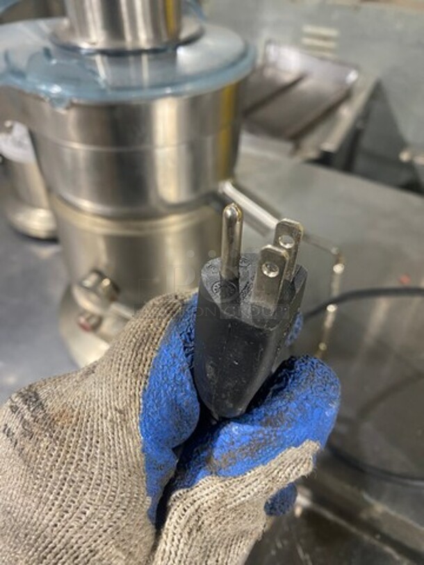 Breville Stainless Steel Counter Top Juicer! 2x Your bid! - Image 4 of 6