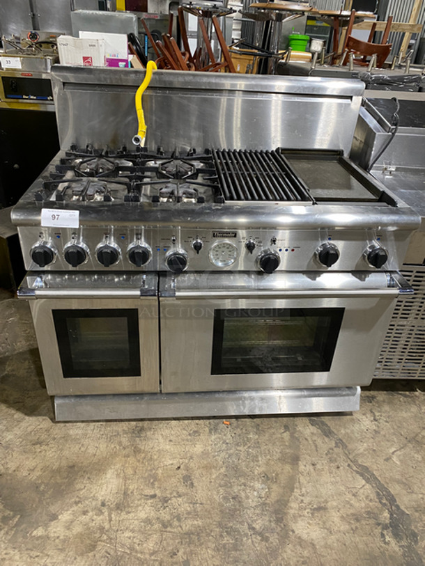 AMAZING FIND! Thermador Commercial Duel Fuel Powered 4 Burner Stove With Center Char Grill And Flat Griddle! Flat Griddle Has Side Splashes! With Back Splash! With 2 Oven Underneath! Metal Oven Racks! All Stainless Steel!
