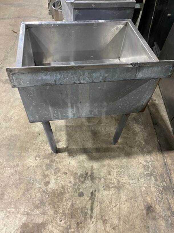 All Stainless Steel Ice Bin! On Legs! - Image 3 of 7