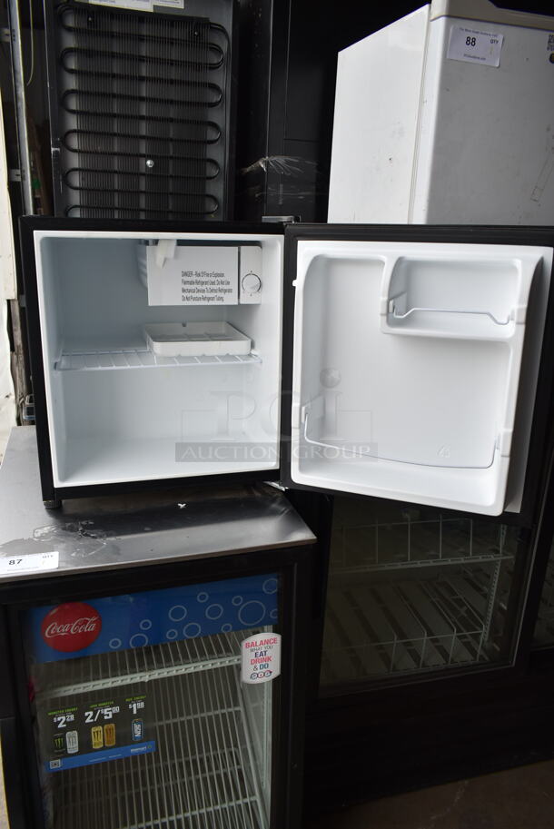 Galanz GL17BK Mini Cooler. 115 Volts, 1 Phase. Tested and Working! - Image 2 of 4