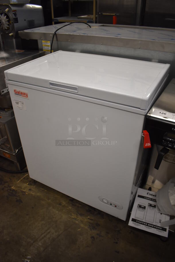 BRAND NEW IN BOX! Galaxy 177CF5 Metal Commercial 5.2 cu. ft. Chest Freezer on Commercial Casters. 115 Volts, 1 Phase. 30x22x33.5. Tested and Working! - Image 2 of 9