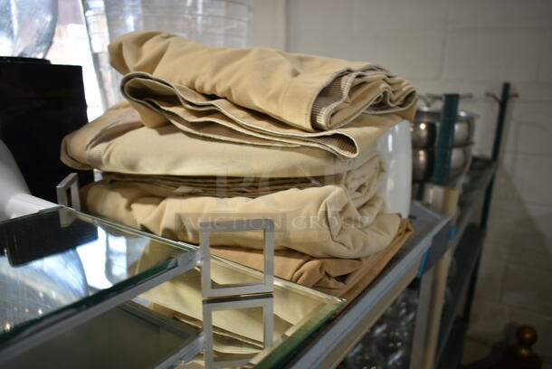 ALL ONE MONEY! Tier Lot of Various Items Including Glasses, Spatulas, Fabric - Image 7 of 8