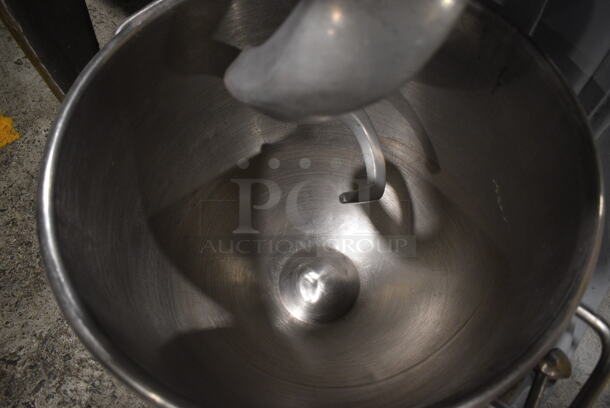 Hobart P660 Metal Commercial Floor Style 60 Quart Planetary Dough Mixer w/ Pelican Head, Dough Hook and Stainless Steel Mixing Bowl. 208 Volts, 1 Phase. 29x60x57 - Image 5 of 12