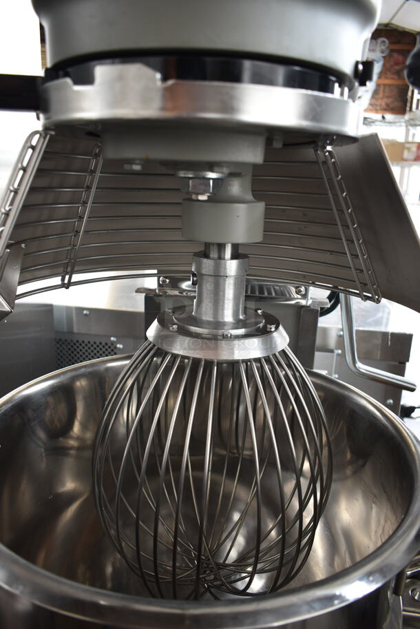 BRAND NEW SCRATCH AND DENT! Globe SP30 Metal Commercial Floor Style 30 Quart Planetary Dough Mixer w/ Stainless Steel Mixing Bowl, Bowl Guard, Dough Hook, Paddle and Whisk Attachments. 115 Volts, 1 Phase. Tested and Working But Transmission is Stuck in 1 Gear. - Image 7 of 10