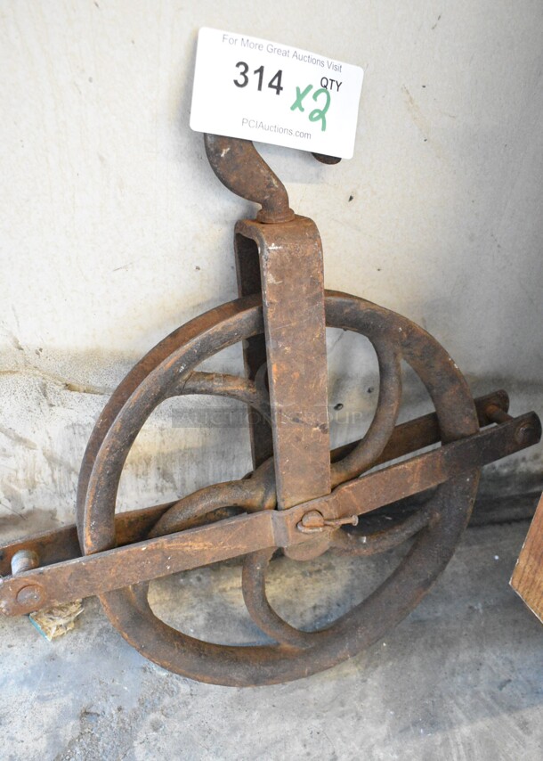 2 Decorative Reels. 2 Times Your Bid!  - Image 4 of 7