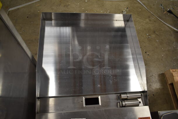 BRAND NEW SCRATCH AND DENT! Cooking Performance Group CPG 351GUCP24M Stainless Steel Commercial Countertop Electric Powered Flat Top Chrome Top Griddle. Missing 2 Legs. 208/240 Volts, 1/3 Phase. - Image 4 of 9