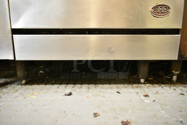 Dynamic Cooking Systems Stainless Steel Commercial Natural Gas Powered 6 Burner Range w/ Oven, Over Shelf and Back Splash. This Unit Was In Working Condition When the Restaurant Closed. (kitchen) - Image 3 of 6