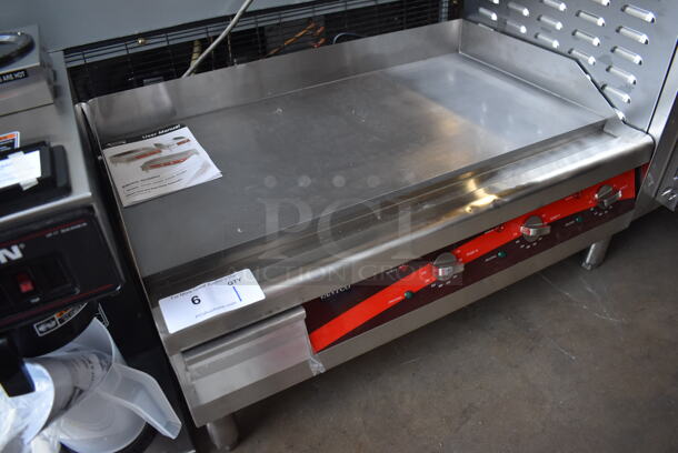 BRAND NEW SCRATCH AND DENT! Avantco 177EG30N Stainless Steel Commercial Countertop 30" Electric Powered Flat Top Griddle. 208/240 Volts. 30x20x13. Tested and Working! - Image 2 of 8
