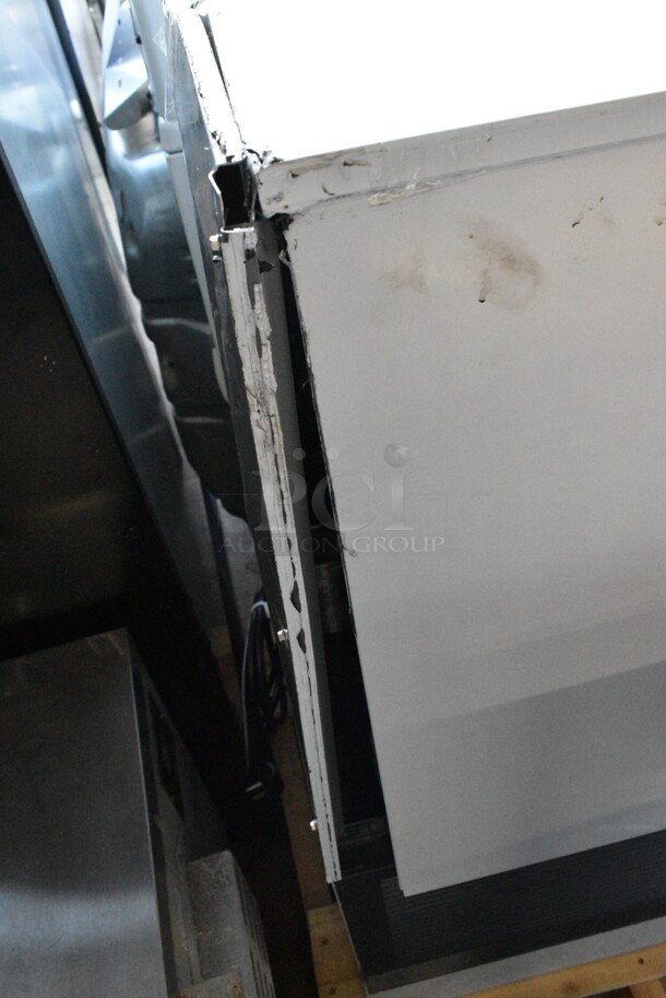 BRAND NEW SCRATCH AND DENT! 2024 Scotsman HID540A-1A Stainless Steel Meridian Countertop Ice Machine and Water Dispenser - 40 lb. Bin Storage. 115 Volts, 1 Phase.  - Image 6 of 10