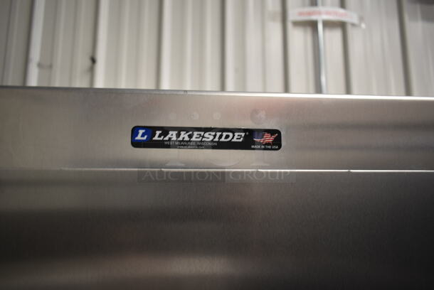 BRAND NEW SCRATCH AND DENT! 2021 Lakeside 552 Aluminum Cart for 15" x 20" Trays - 24 Tray Capacity on Commercial Casters.  - Image 4 of 6