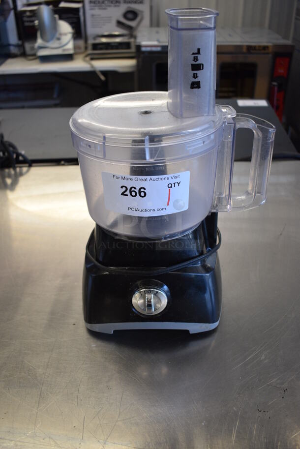 Hamilton Beach Model 70740 Countertop Food Processor w/ S Blade. 8x8x16. Tested and Working!